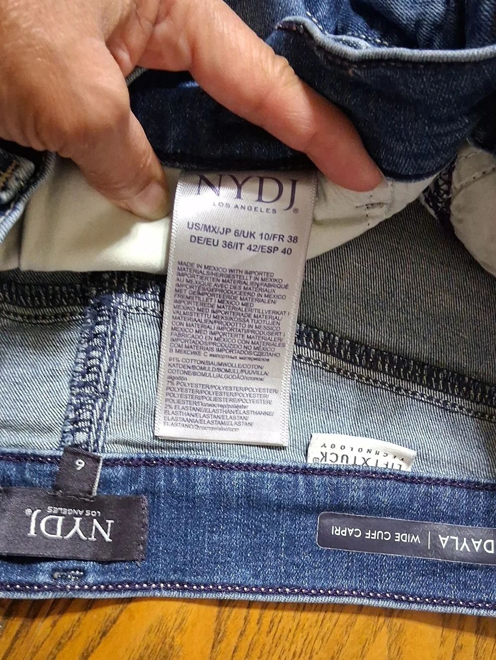 NYDJ Jeans Womens 6 BLUE DAYLA WIDE CUFFED CAPRI Used LIFT TUCK Denim  Pants